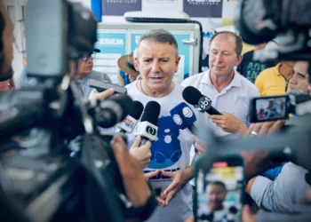 Eduardo anuncia asfaltamento das Arnos, avenida no Taquari e expansão da GMP