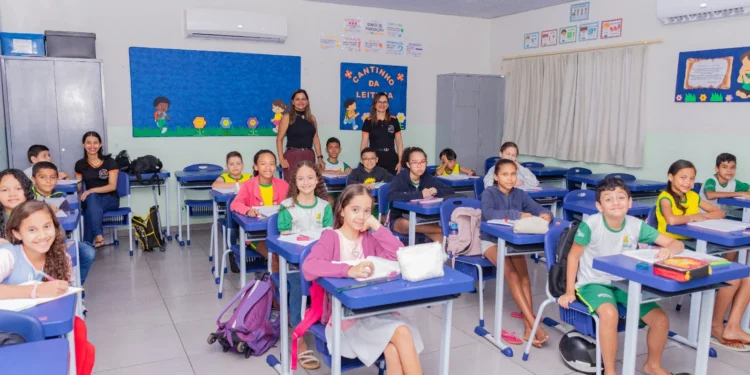 Servidores da Educação de Paraíso recebem bônus salarial