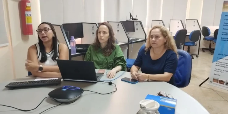 O encontro ocorreu com intuito de orientar os profissionais da área da saúde que irão utilizar os testes na triagem dos pacientes