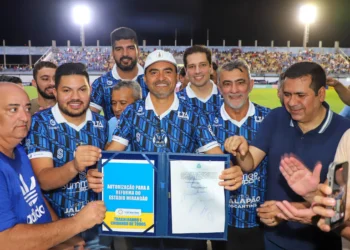 Durante o intervalo da partida entre União/TO e América/RN, o governador Wanderlei Barbosa anunciou oficialmente a reforma completa do Estádio Mirandão.