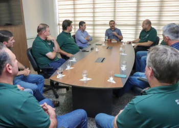Governador Wanderlei Barbosa, acompanhado do titular da Seagro, Jaime Café, dialogou com representantes da Holambra Cooperativa Agroindustrial e da Aprosoja Brasil
