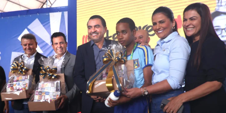 Governo do Tocantins inicia ano letivo 2025 com entrega de kits cadernos (crédito: Seduc/Governo do Tocantins)