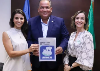 Senador Eduardo Gomes se reúne com Gabriela Siqueira Campos e anuncia R$ 2 milhões para ações de bem-estar animal em Palmas