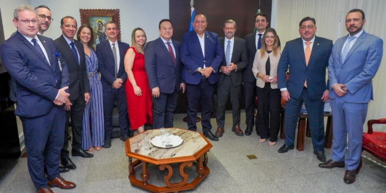 Vice-presidente do Senado, Eduardo Gomes reafirma compromisso com diálogo em reunião com representantes da magistratura e do Ministério Público
