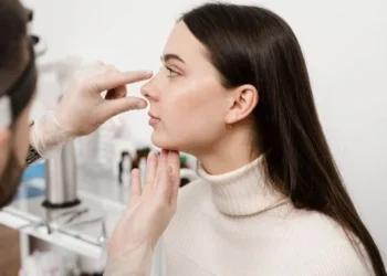 Rinoplastia Avançada combina estética a saúde respiratória
crédito: DINO