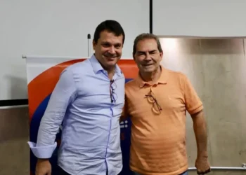 José Reguffe ao lado do deputado federal e presidente nacional do Solidariedade, Paulinho da Força • Solidariedade/Reprodução