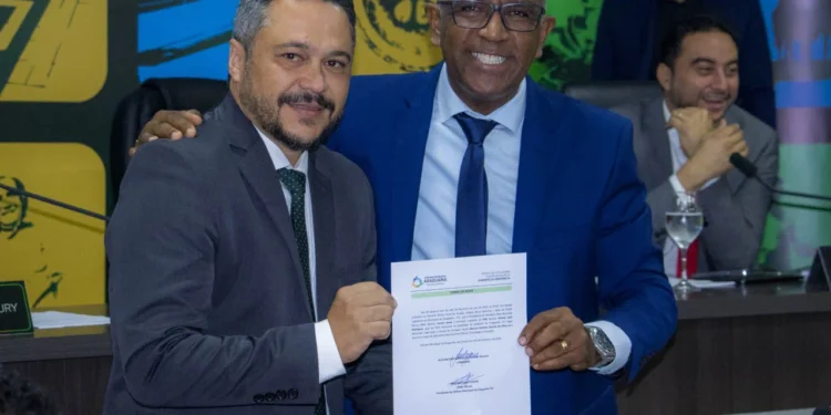 Câmara Municipal de Araguaína realiza sessão ordinária com posse de vereador Soldado Alcivan