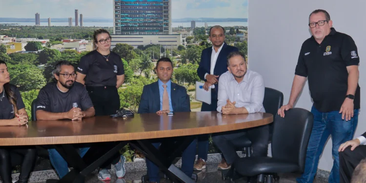 Deputado Moisemar Marinho reforça compromisso com a Polícia Civil e dá apoio à manifestação pacífica dos policiais