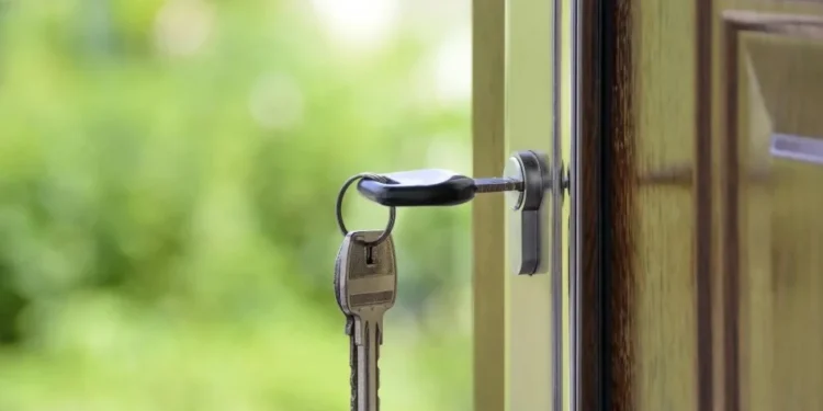 Preço do aluguel sobe mais que o triplo da inflação em janeiro, diz estudo
