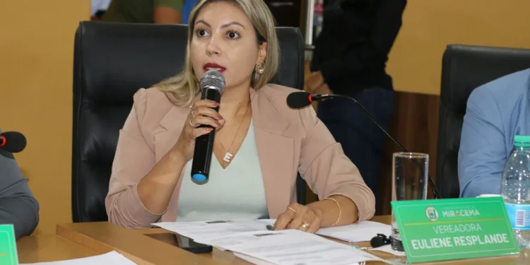 Miracema precisa da operação tapa-buracos urgente, avalia Euliene Resplandes