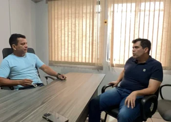 Vereador Paulinho Cavalcante recebe visita do Dep. Federal Ricardo Ayres