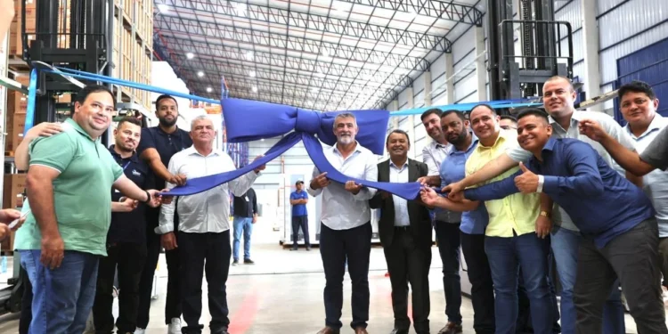 Amélio Cayres destaca crescimento econômico no Bico do Papagaio durante inauguração de indústria de colchões