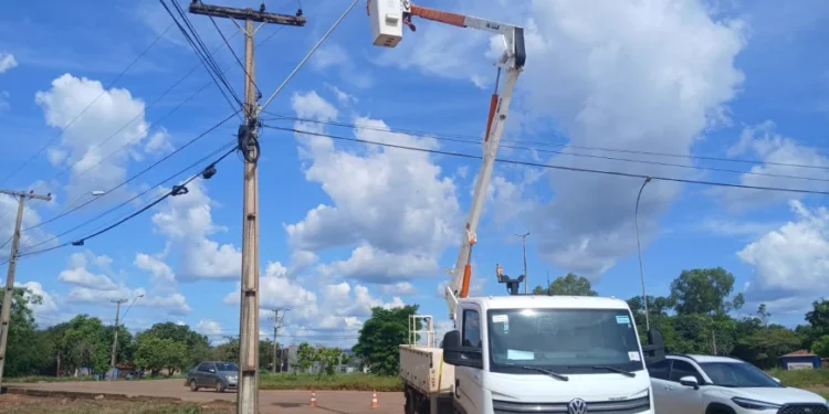 Prefeitura de Palmas troca luminárias por LED em 20 pontos da cidade