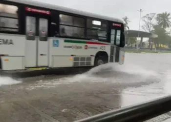 Região metropolitana da capital pernambucana entrou em estado de alerta máximo • Reprodução/Redes Sociais
