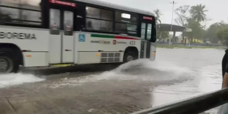 Chuvas: Abastecimento de água é suspenso em 18 cidades de Pernambuco