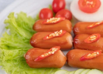 Substituir a carne vermelha processada por alternativas mais saudáveis, como nozes, peixes e aves, pode reduzir o risco de declínio cognitivo
crédito: Freepik