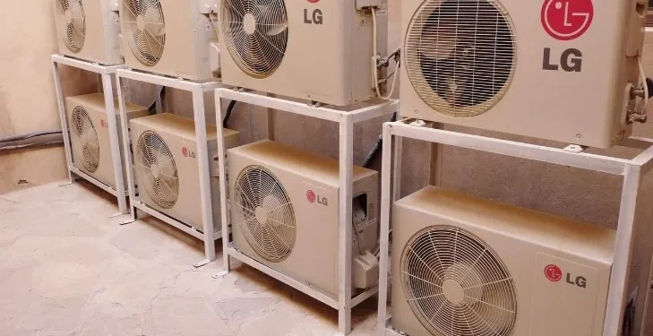 Preços de ar-condicionado e ventilador caem apesar de onda de calor