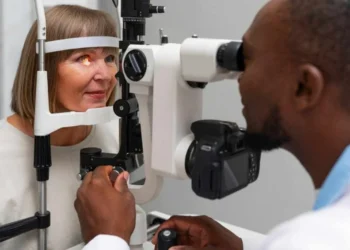 Check-up da saúde ocular é capaz de detectar fatores de risco como hipertensão arterial ou diabetes
crédito: FreePik