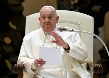O papa Francisco está internado em hospital para tratamento de uma bronquite
crédito: BBC
