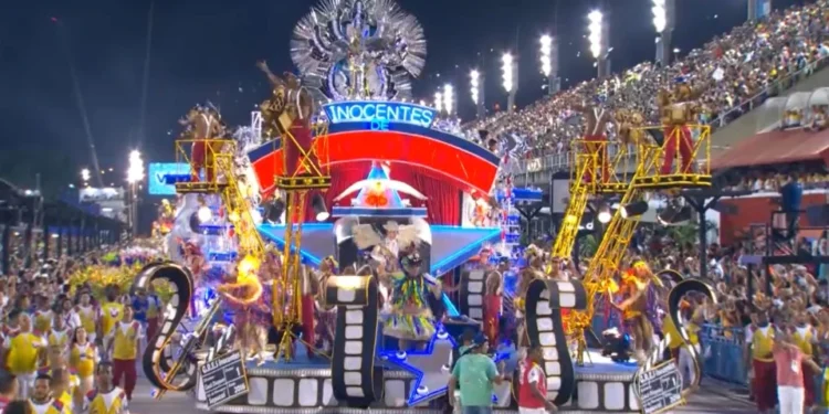 Cacá Diegues foi enredo da Inocentes de Belford Roxo em 2016; relembre