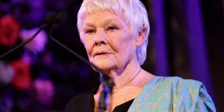 Atriz britânica Judi Dench encena peça em Londres • 14/02/2024 Chris Jackson/Pool via REUTERS
