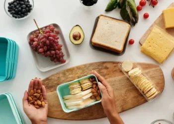 Assim como qualquer refeição, o lanche escolar também deve ser equilibrado e nutritivo. • Pexels