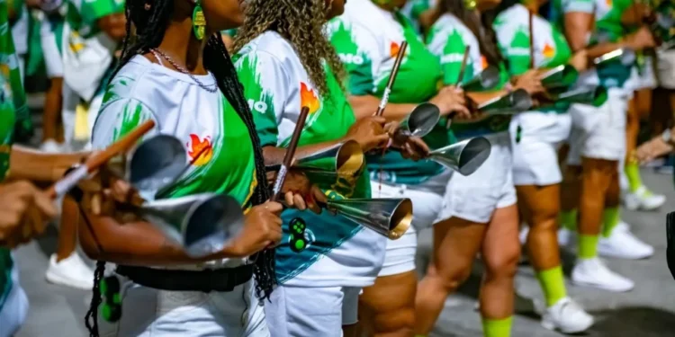 Mocidade Independente de Padre Miguel ensaia nesta sexta-feira (21) • Eduardo Hollanda/Rio Carnaval