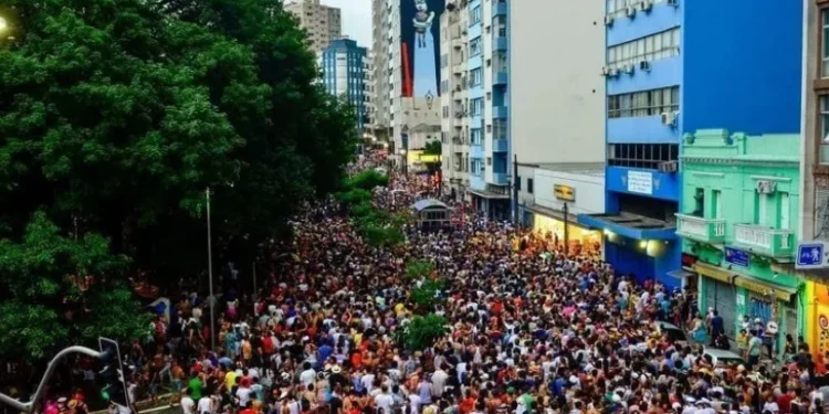 Bloco na rua: veja previsão para o final de semana no RJ e em SP