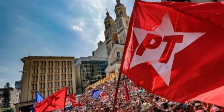 PT admite abertura para Centrão, mas cobra manutenção de espaço ministerial
