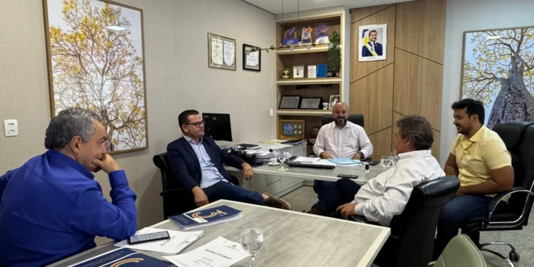 Falta de transporte escolar para alunos da Rede Estadual de Ensino, em Pedro Afonso, volta a ser discutida nesta terça-feira