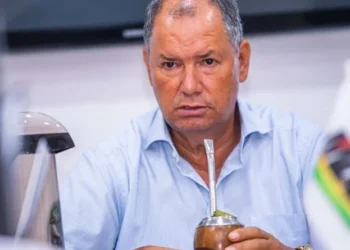 CNE define novas regras para o uso de celulares nas escolas