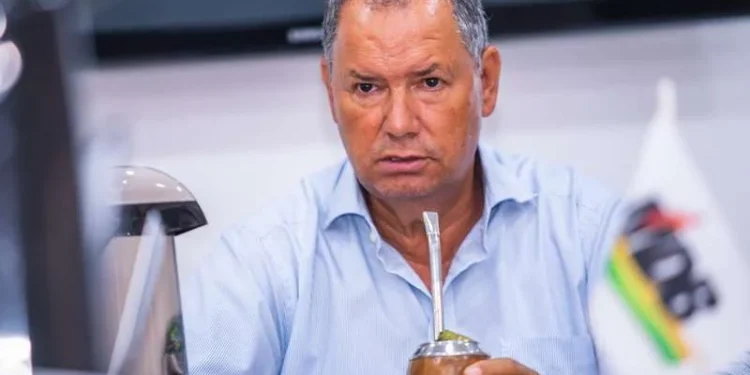 CNE define novas regras para uso de celulares nas escolas