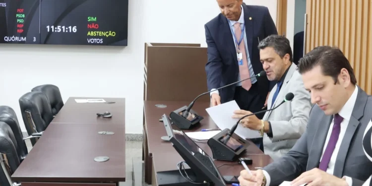 Comissão de Finanças aprova matérias do Executivo e da Assembleia