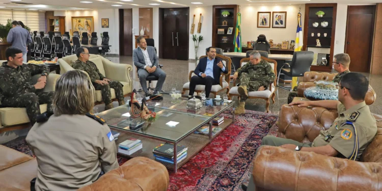 Governador Wanderlei Barbosa discute ações de cooperação com comandante do Exército Brasileiro