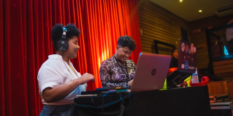 DJ ganhador da batalha vai receber incentivo para começar a carreira - Foto: Eduardo Lago/Na Doida Produtora