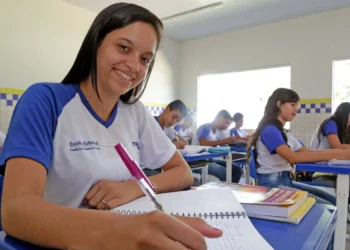 Podem participar da Obmep alunos de escolas públicas e privadas