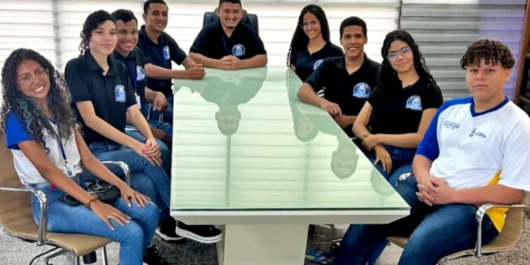 Secretário da Educação Fábio Vaz visita a Escola Estadual Liberdade