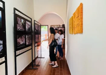 Exposição apresenta registros fotográficos que destacam os painéis rupestres e o contexto ambiental da APA Serra do Lajeado - Foto: Naturatins/Governo do Tocantins