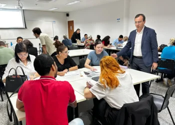 O advogado Ludovino Lopes, responsável pela capacitação, ressaltou que a iniciativa visa preparar as equipes do Estado para a implementação e gestão do programa - Foto: Andréa Marques/Governo do Tocantins