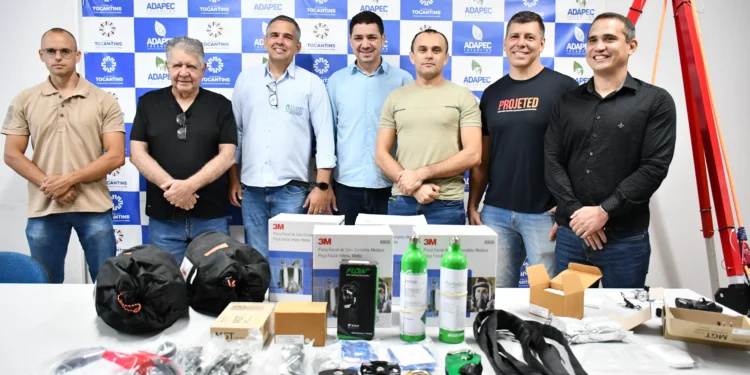 Governo do Tocantins entrega equipamentos para aprimorar ações de controle da raiva dos herbívoros