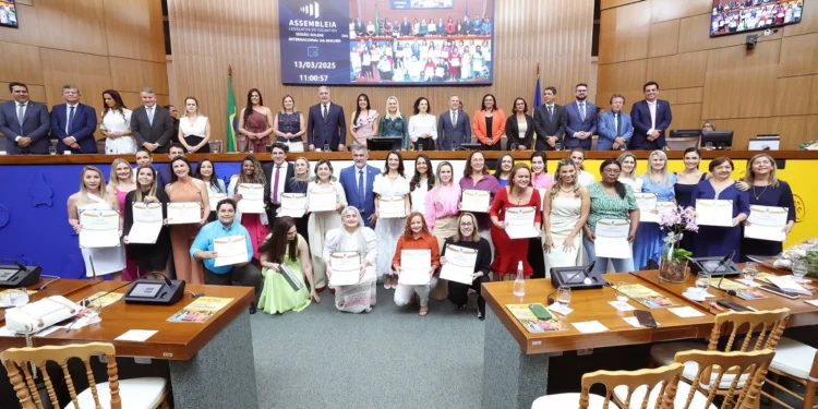 Em solenidade na Aleto, deputados homenageiam 26 mulheres com Diploma Mulher-Cidadã
