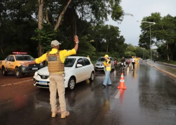 Foram realizados 423 testes de alcoolemia, dos quais 59 motoristas foram autuados por dirigirem sob efeito de álcool. Créditos: Felix Carneiro/Governo do Tocantins