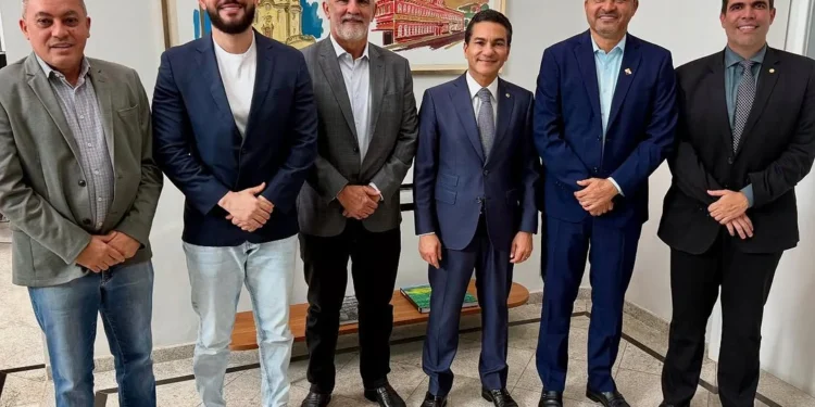 Léo Barbosa participa de reunião estratégica em Brasília para fortalecer o Tocantins