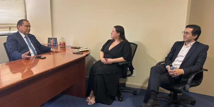 Secretária de Saúde Dhieine Caminski e os secretários de representação em Brasília se reuniram para alinhar estratégias para adquirir investimentos para Palmas