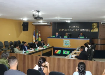 Bancada de oposição da câmara convoca secretária de educação em Miracema