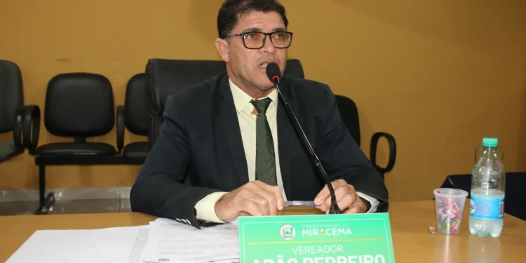Iluminação, Drenagem e meios-fios são argumentos de Adão Pedreiro para solicitações em Miracema