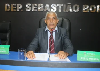 Vereador Assis Moura busca lixeira comunitária para Avenida em Miracema