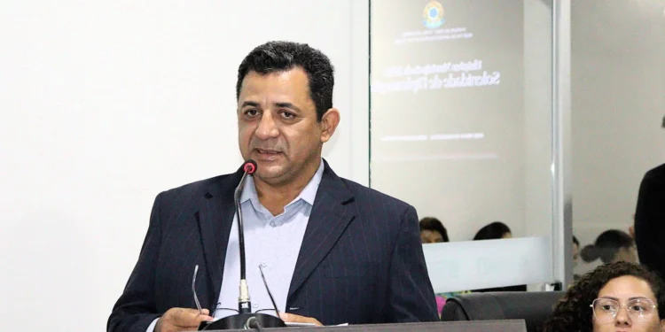 Prefeito João Alberto parabeniza Colégio Estadual Batista em Tocantinia