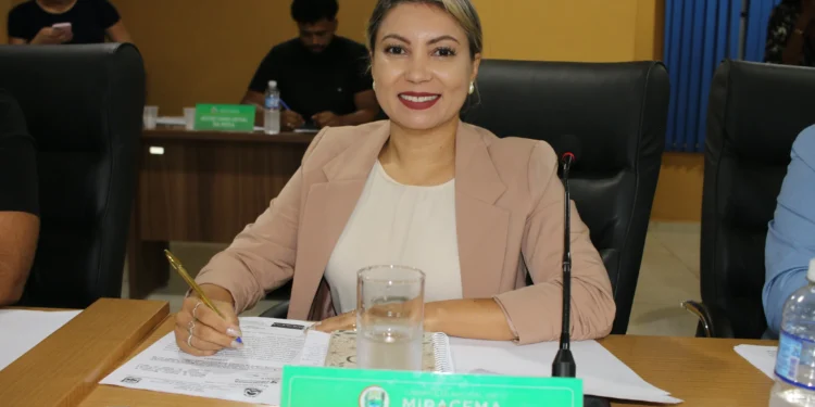 Casa Municipal de Velório e Construção do muro do Cemitério do Correntinho são aspirações de Euliene Resplandes