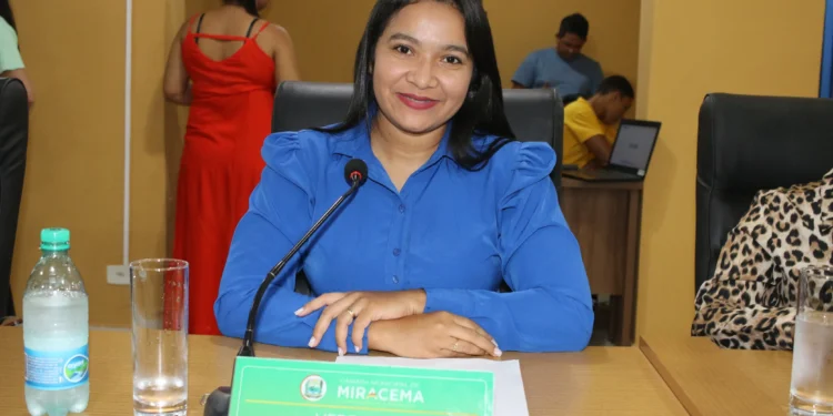 Thaynara Sousa pede reforma de Escola em Miracema